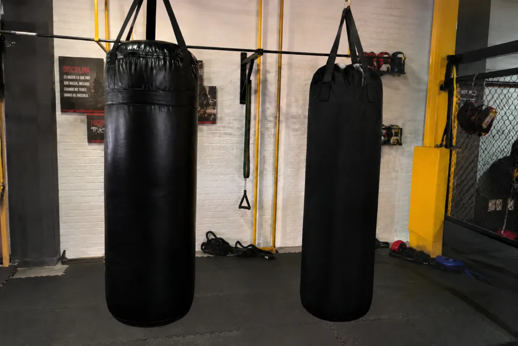 Saco de boxeo lona HTR vs cuero sintético